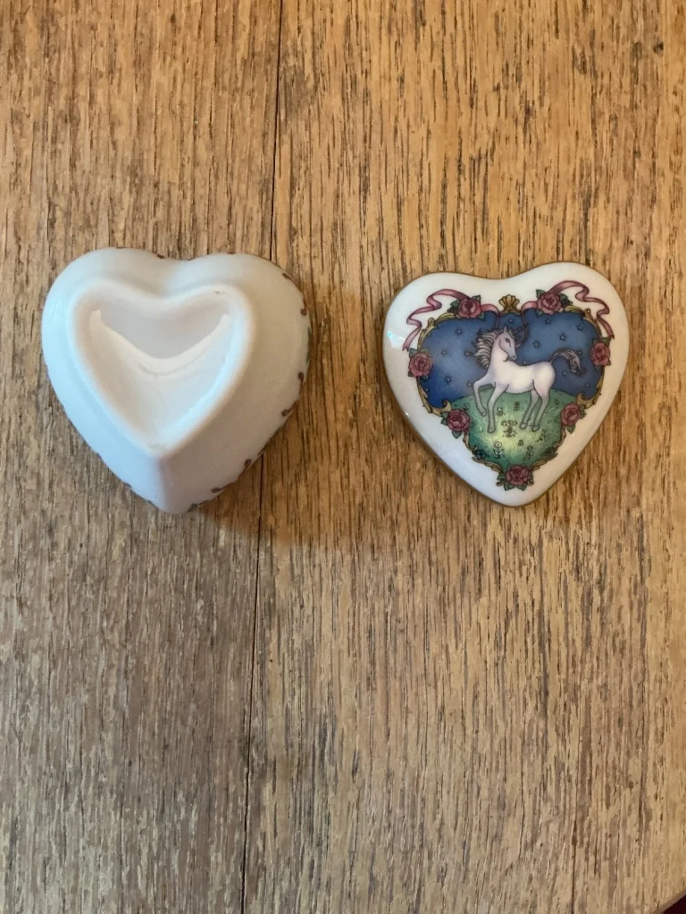 Vintage 1983 Franklin Mint Porcelain Heart Shaped Unicorn Jewelry Trinket Box